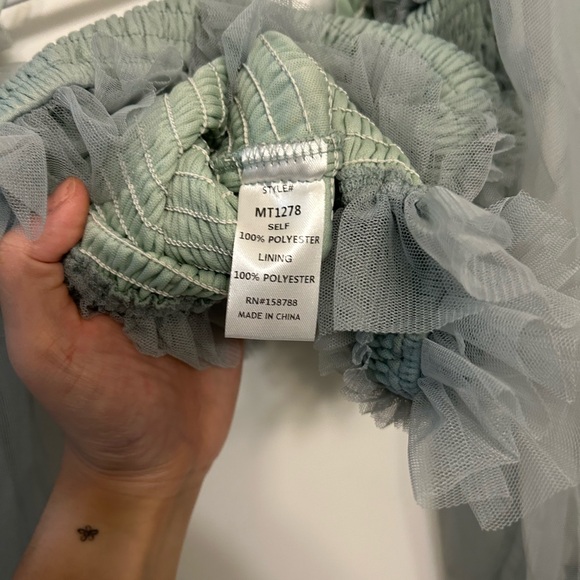 MABLE Ruffled Off-The-Shoulder Crop Top - Picture 9 of 9